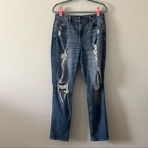 Hollister Ultra High-Rise Distressed Mom Jean 32x29